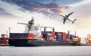 How to Choose the Right Mode Between Air Freight and Ocean Freight?